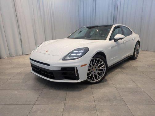 2025 Porsche Panamera 4