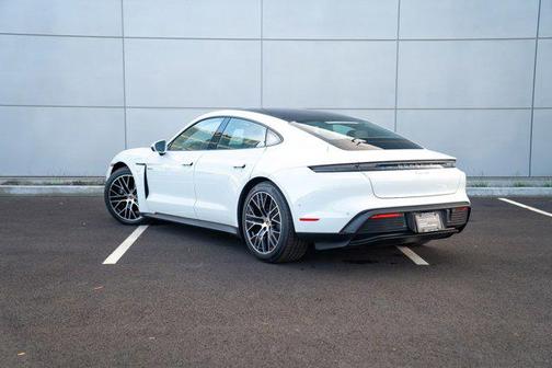 2025 Porsche Taycan 4