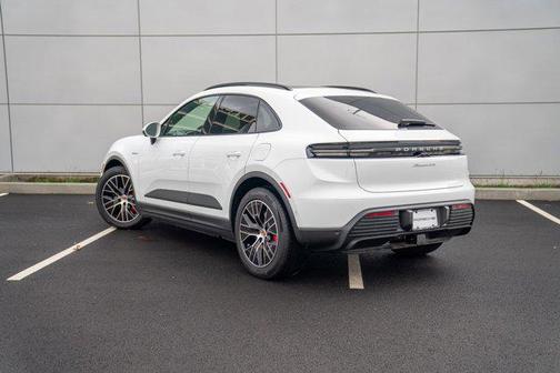 2025 Porsche Macan 4S