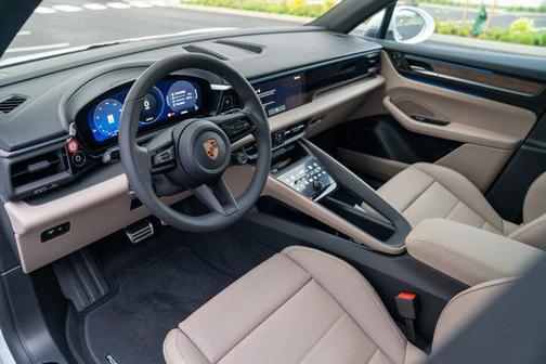 2025 Porsche Macan 4S