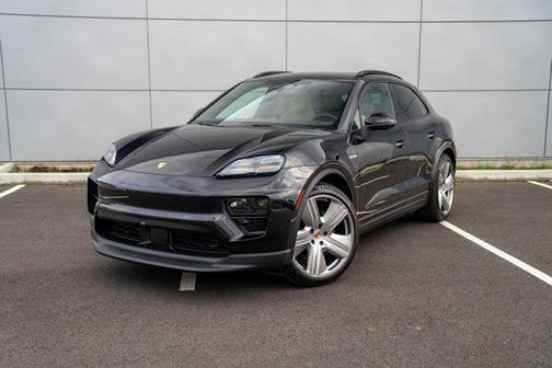 Jet Black Metallic 2026 Porsche Macan Macan Electric 4