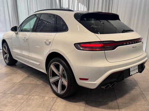 2025 Porsche Macan AWD