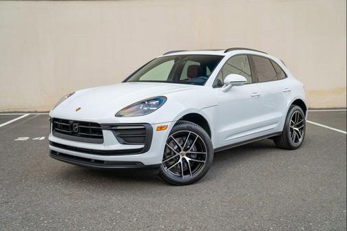 Carrara White Metallic 2026 Porsche Macan Macan