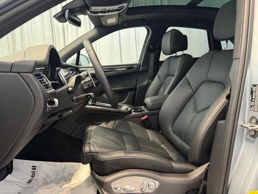 2024 Porsche Macan AWD