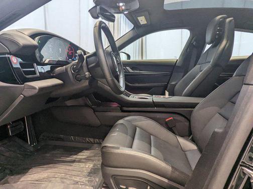 2025 Porsche Taycan RWD