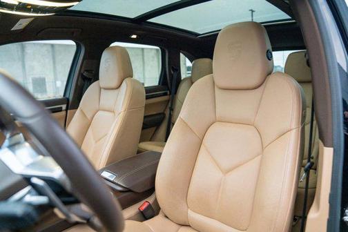 2018 Porsche Cayenne Cayenne E-Hybrid Platinum Edition