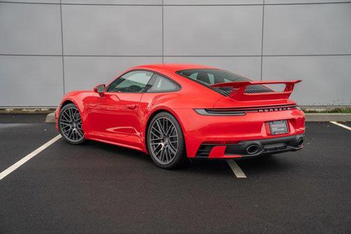 2024 Porsche 911 Carrera