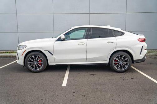 Alpine White 2023 BMW X6 xDrive40i