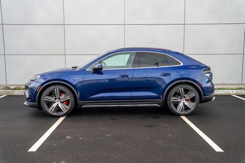 2025 Porsche Macan 4S