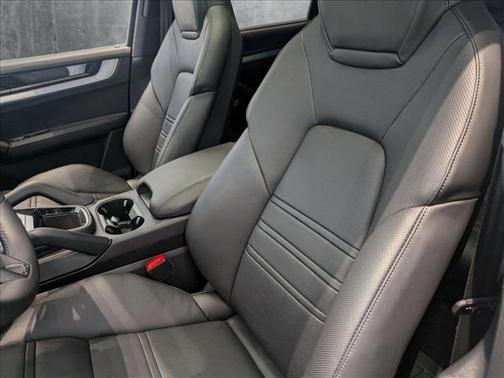 2025 Porsche Cayenne S