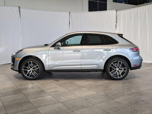 2025 Porsche Macan AWD