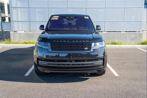 Santorini Black Metallic 2023 Land Rover Range Rover P400 SE