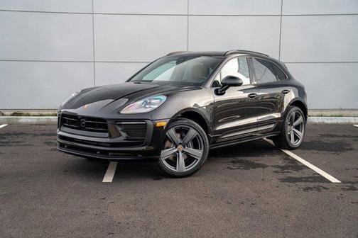 2026 Porsche Macan AWD