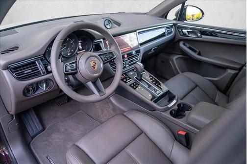 Copper Ruby Metallic 2026 Porsche Macan Macan
