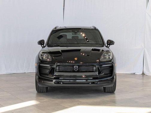 2025 Porsche Macan AWD