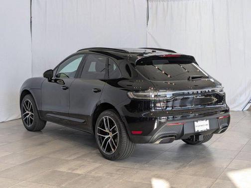 2025 Porsche Macan AWD