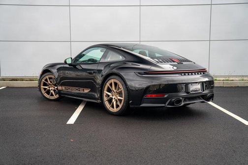 2025 Porsche 911 Carrera