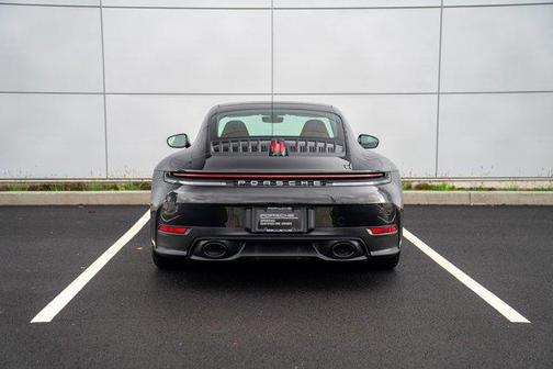 2025 Porsche 911 Carrera
