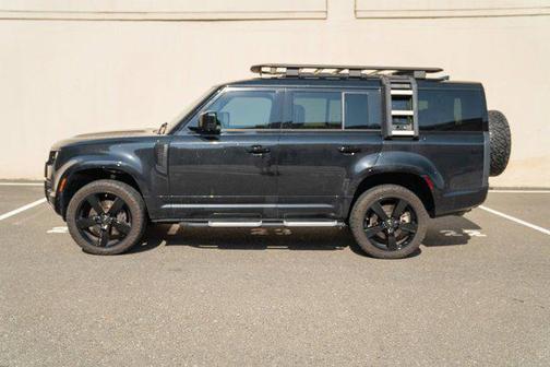 2023 Land Rover Defender 130 X-Dynamic SE
