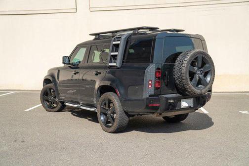2023 Land Rover Defender 130 X-Dynamic SE