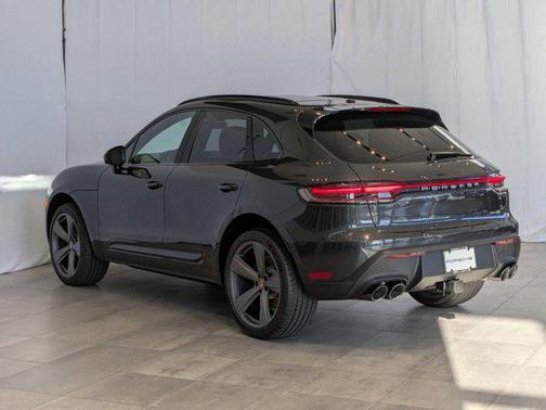 2025 Porsche Macan AWD