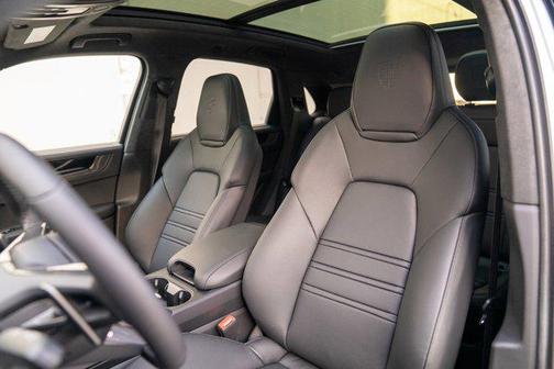 2026 Porsche Cayenne GTS