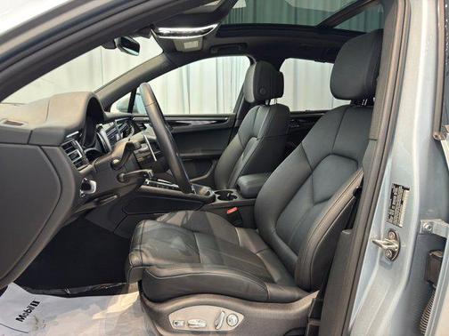 2024 Porsche Macan AWD
