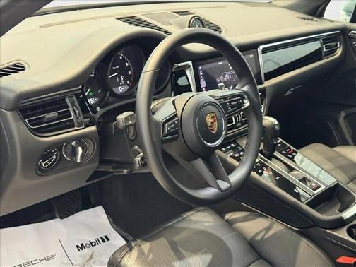 2024 Porsche Macan AWD