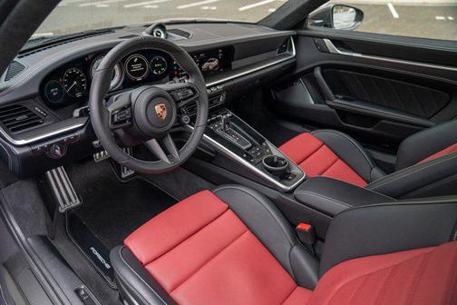 2025 Porsche 911 Turbo S