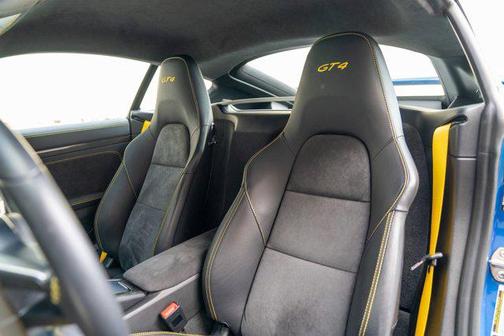 2016 Porsche Cayman GT4