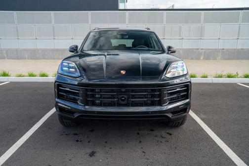 Chromite Black Metallic 2026 Porsche Cayenne Cayenne