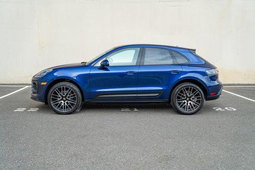 2025 Porsche Macan AWD