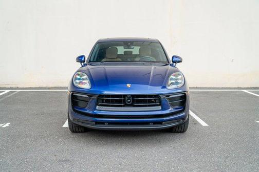 2025 Porsche Macan AWD