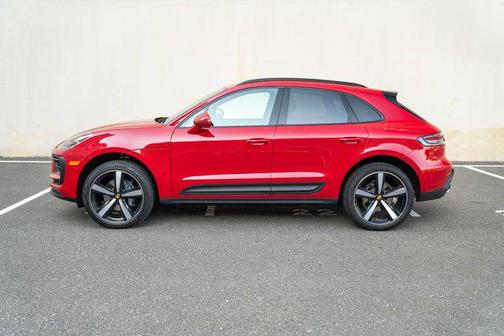2025 Porsche Macan AWD