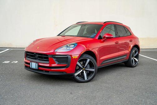 2025 Porsche Macan AWD