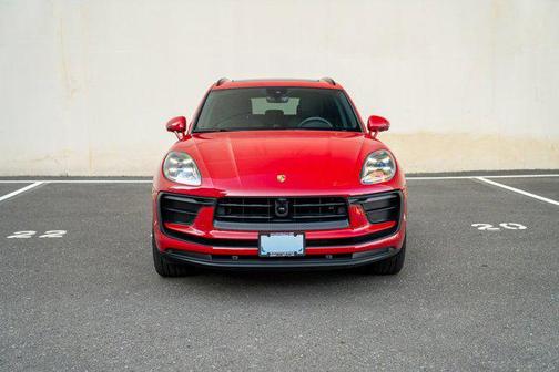 2025 Porsche Macan AWD