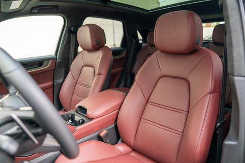 2026 Porsche Cayenne GTS