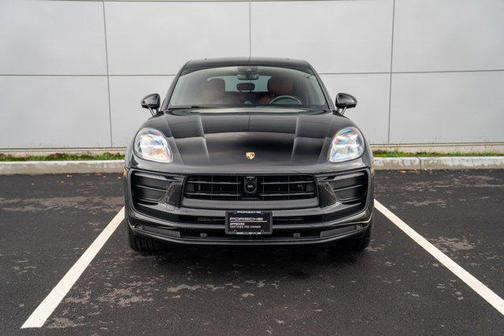 2023 Porsche Macan AWD