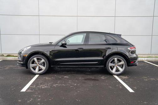 2023 Porsche Macan AWD