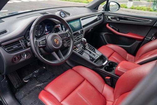 2023 Porsche Macan AWD