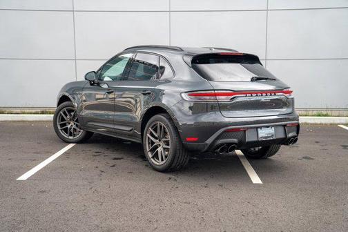 2025 Porsche Macan AWD