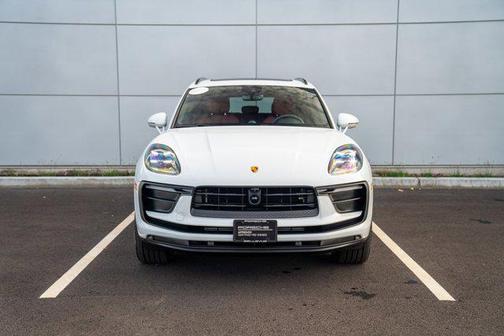 2025 Porsche Macan AWD