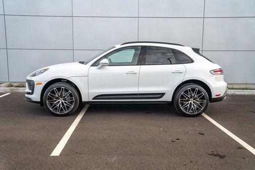 2025 Porsche Macan AWD