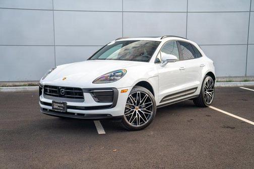 2025 Porsche Macan AWD