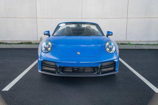 2025 Porsche 911 Carrera