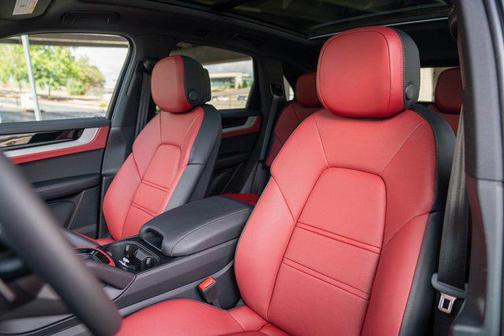 2025 Porsche Cayenne AWD