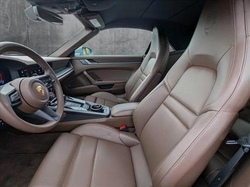 2025 Porsche 911 Carrera