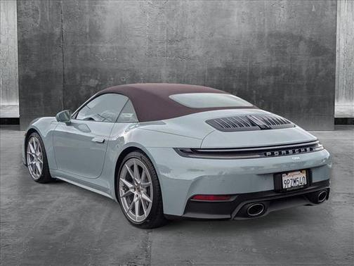 2025 Porsche 911 Carrera