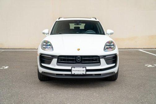 2025 Porsche Macan AWD