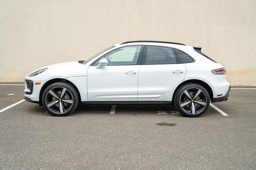 2025 Porsche Macan AWD
